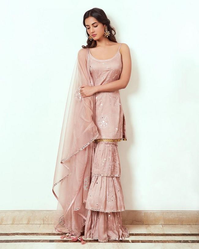 Sonal Chauhan 7