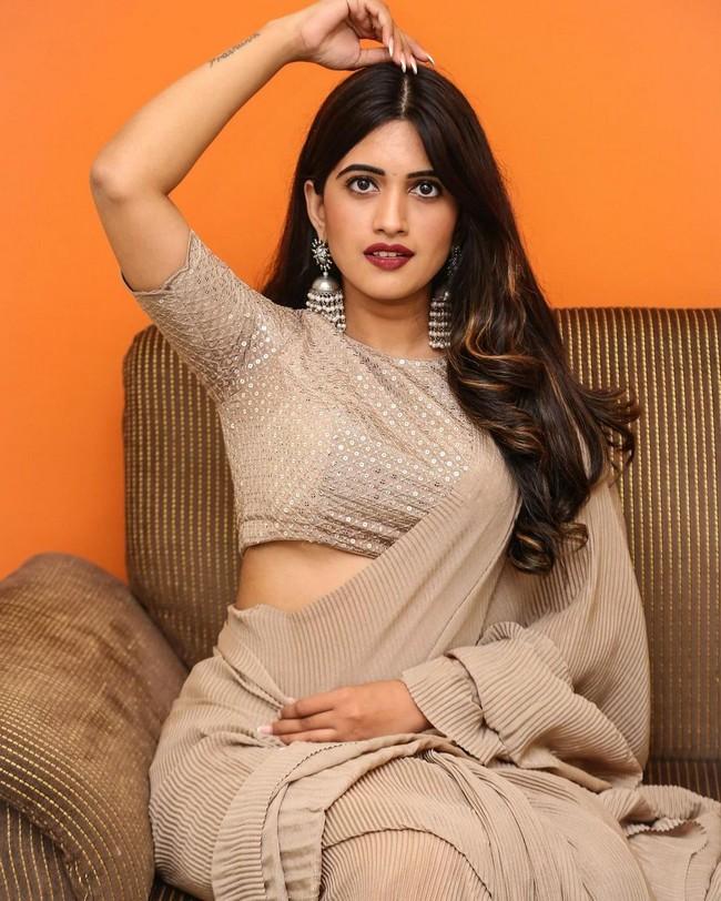 Sravanthi Chokarapu 10