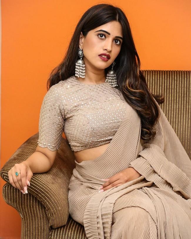 Sravanthi Chokarapu 11