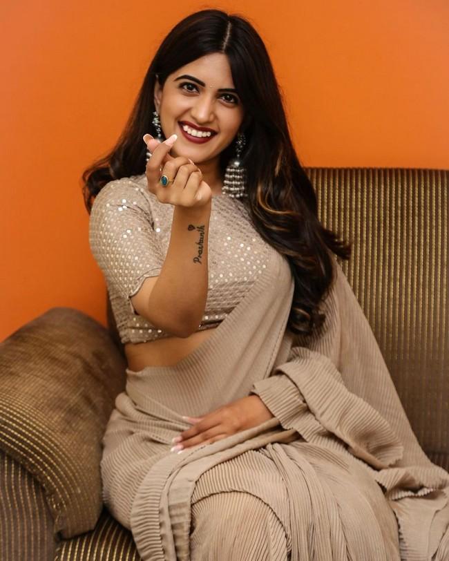 Sravanthi Chokarapu 8