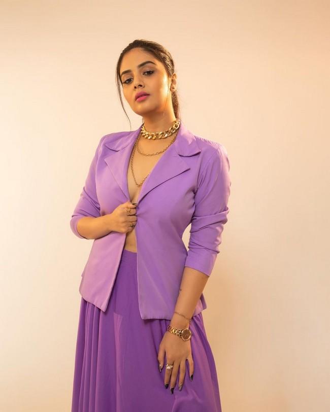 Sreemukhi 20
