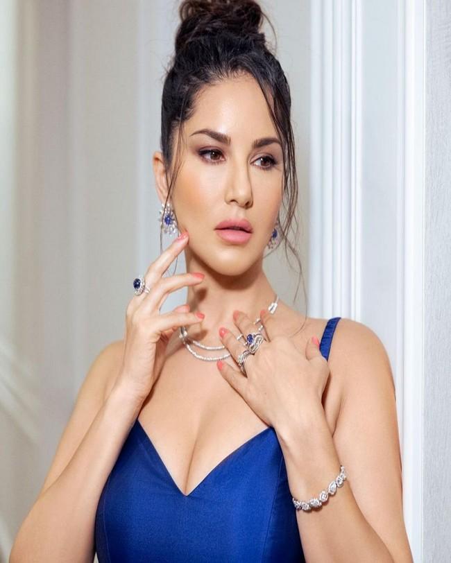 Sunny Leone 4