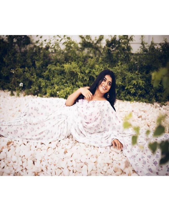 Yaamini Bhaskar 9