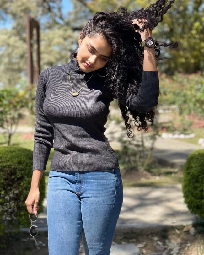 Anupama Parameswaran 7