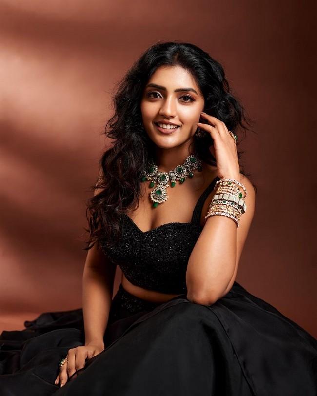Eesha Rebba 2