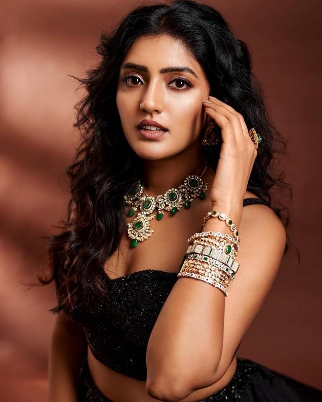 Eesha Rebba 4