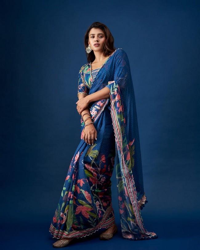 Hebah Patel 7