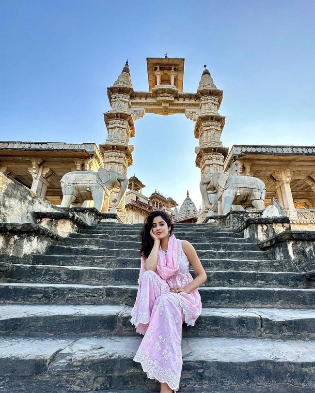 Janhvi Kapoor 7