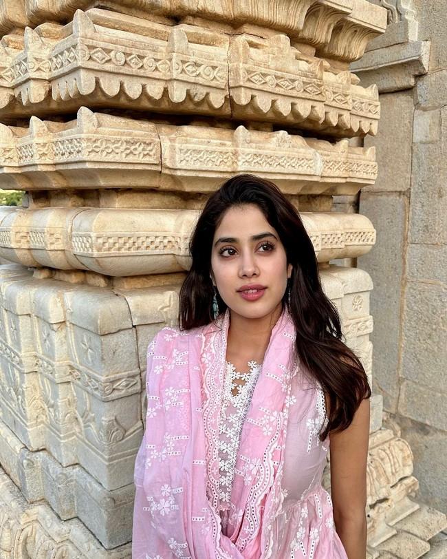 Janhvi Kapoor 9
