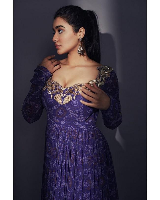 Ketika Sharma 4