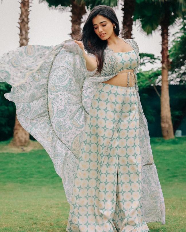 Ketika Sharma 6