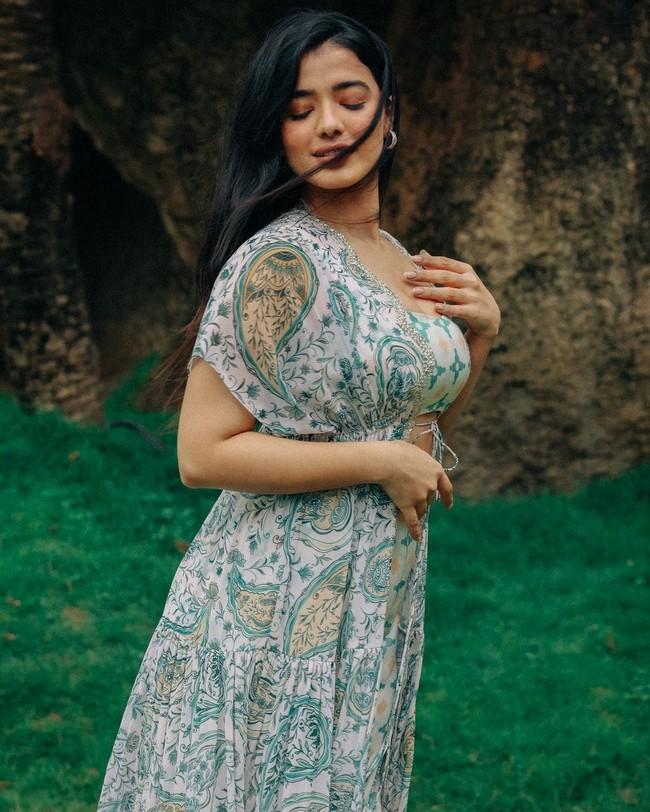 Ketika Sharma 7