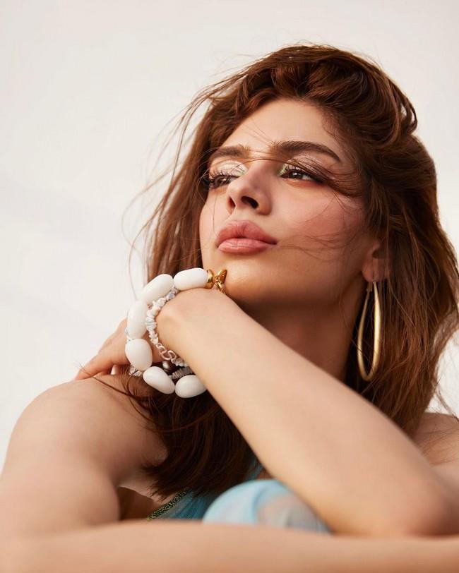 Kushi Kapoor 11