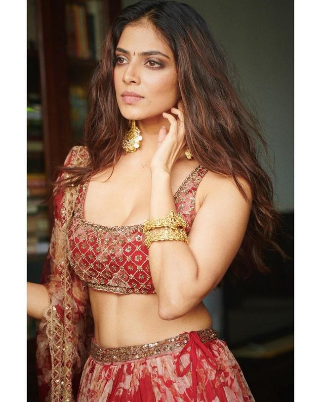 Malavika Mohanan 12