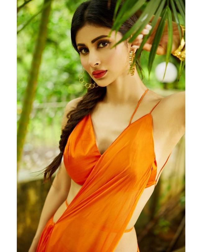Mouni Roy 4