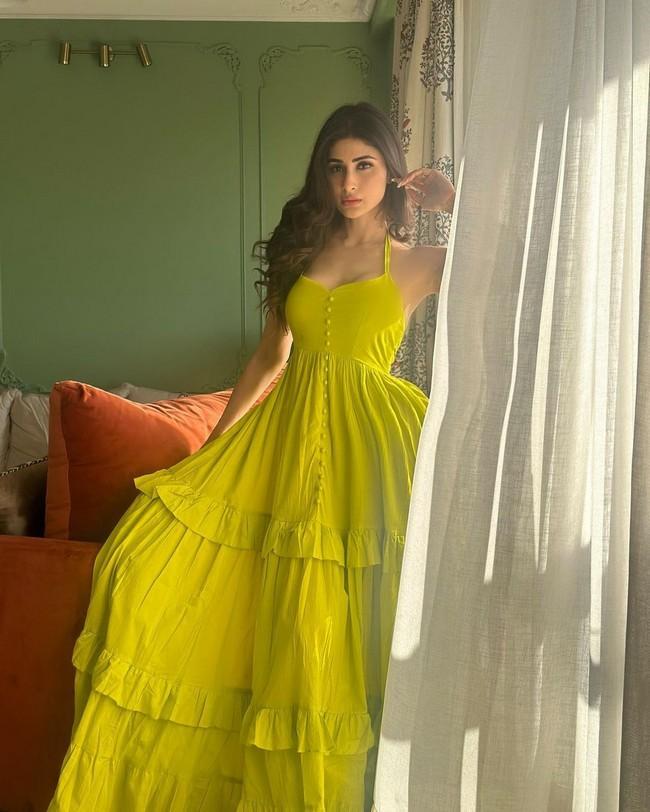 Mouni Roy 7