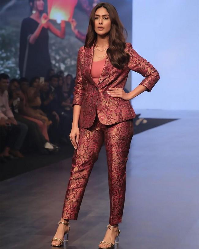 Mrunal Thakur 2