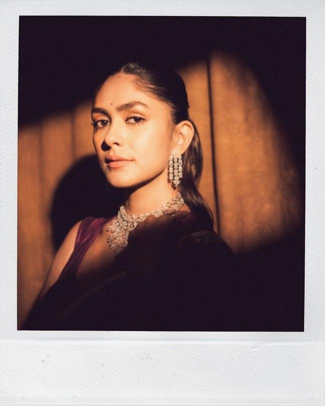Mrunal Thakur 5