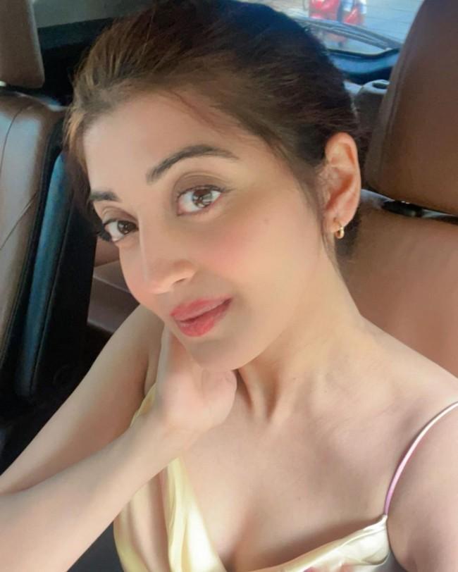 Pranita Subhash 5
