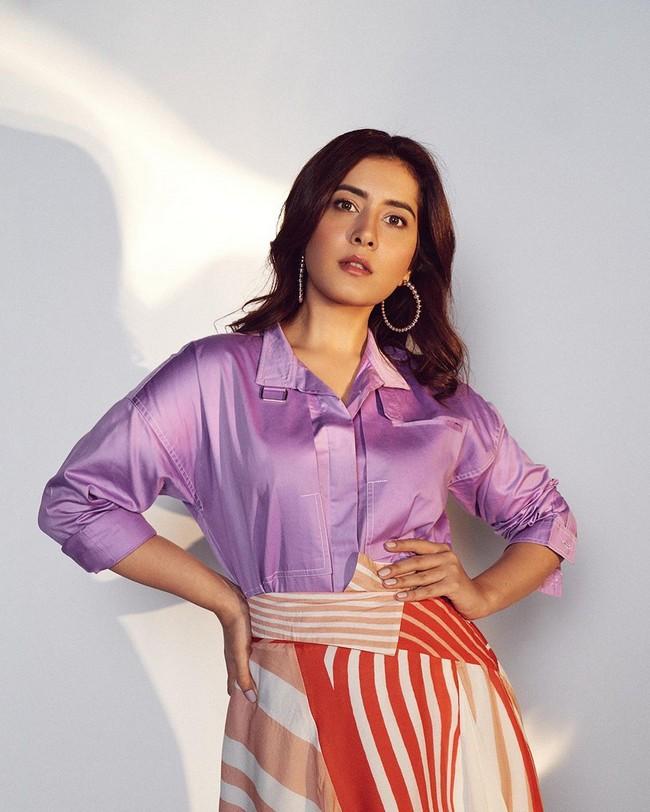Raashii Khanna 5