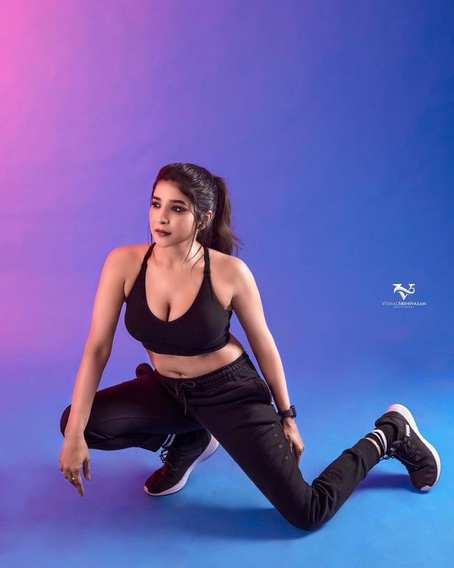 Sakshi Agarwal 9