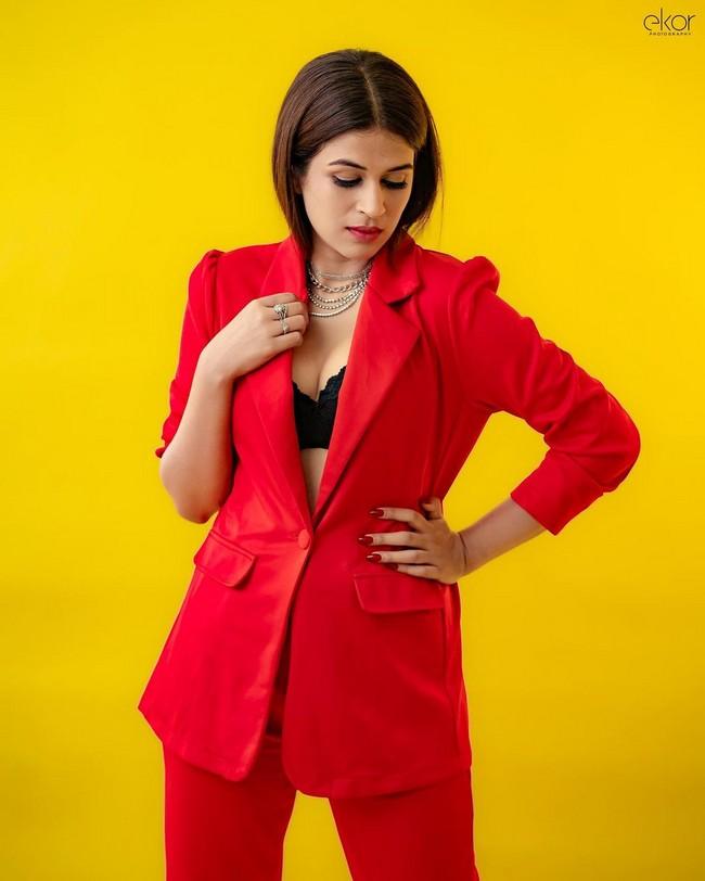 Shraddha Das 4