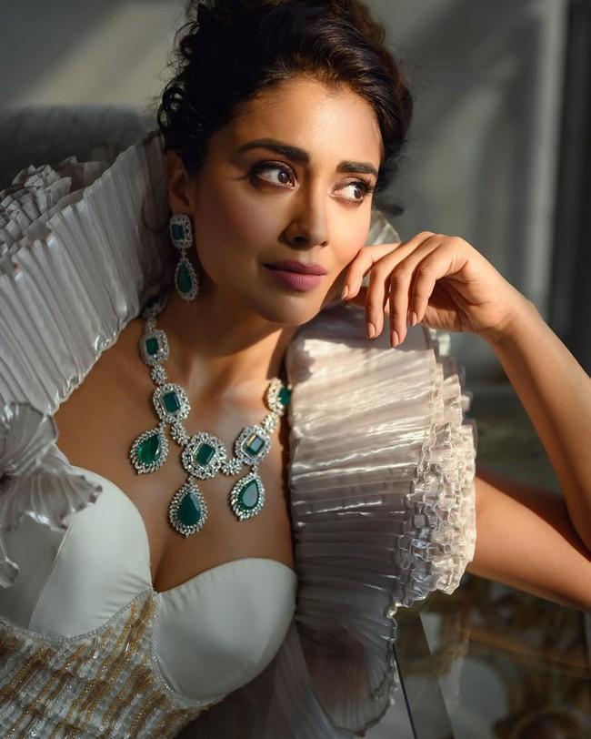 Shriya Saran 13