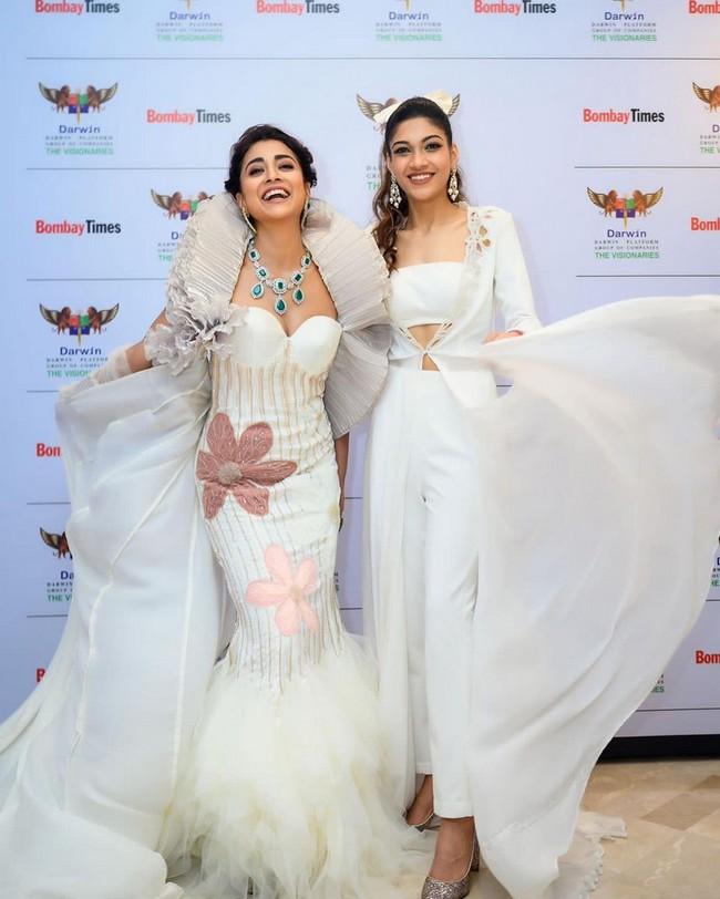 Shriya Saran 16