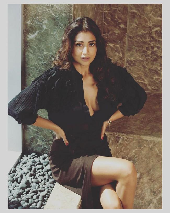 Shriya Saran 2