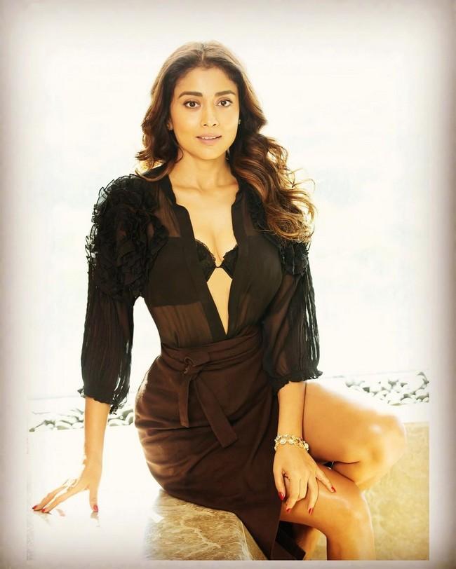 Shriya Saran 3