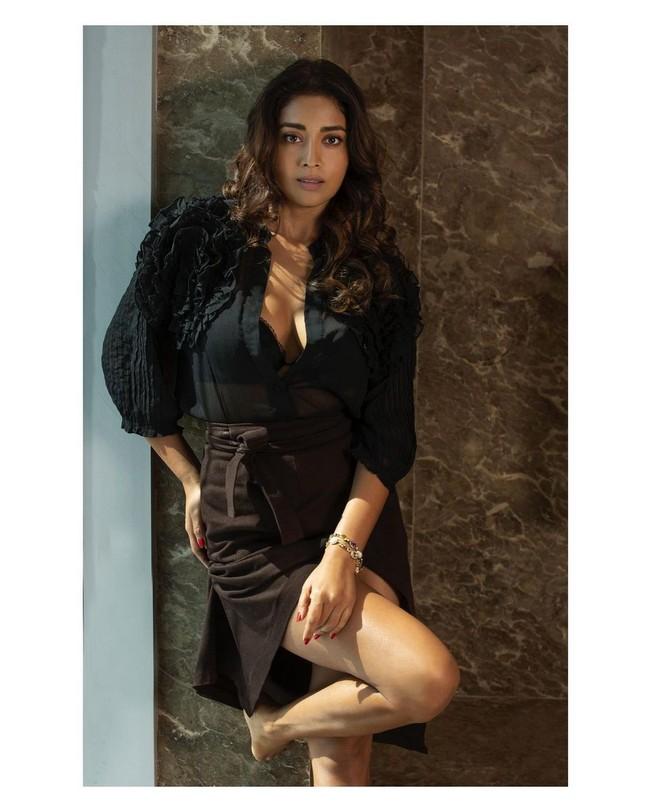 Shriya Saran 6