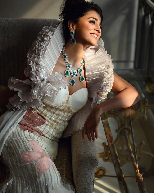 Shriya Saran 9
