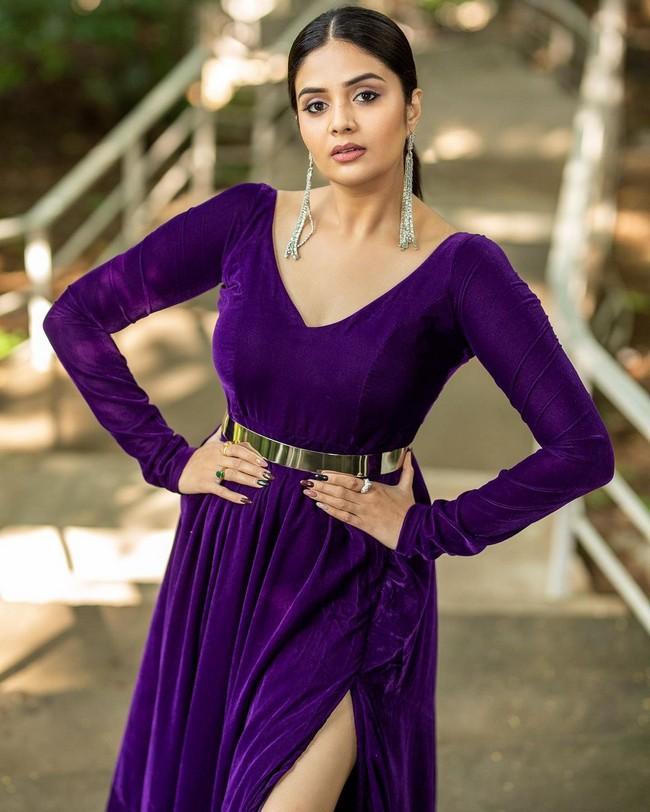 Sreemukhi 2