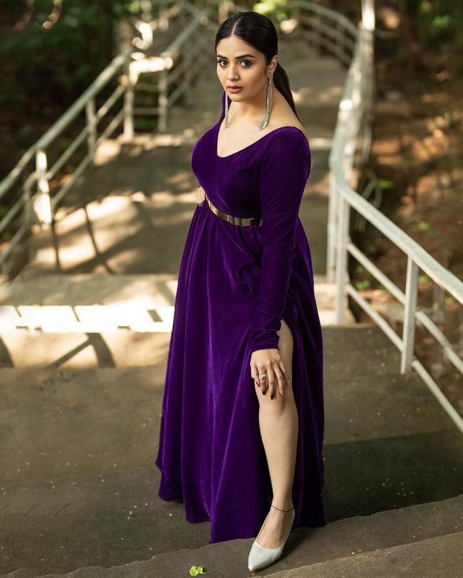 Sreemukhi 5