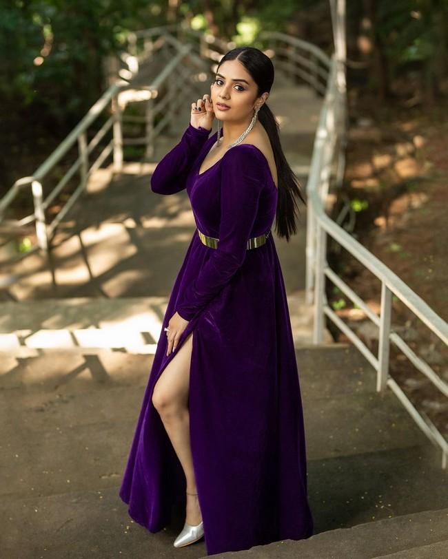 Sreemukhi 7