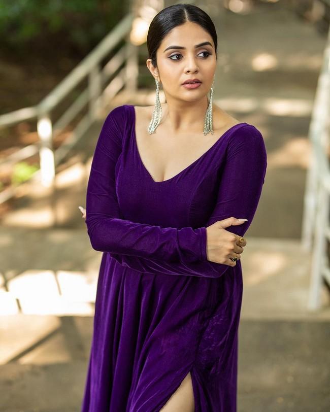 Sreemukhi 8