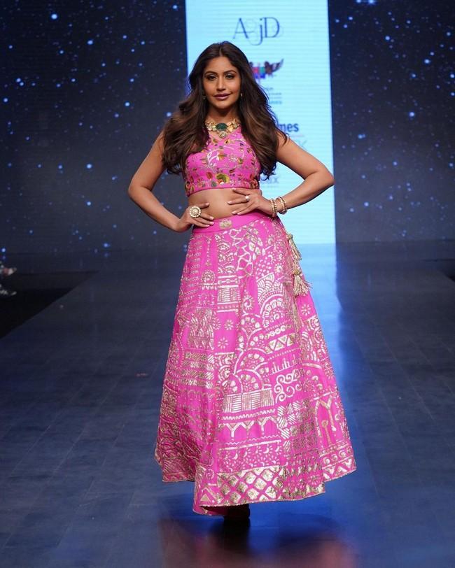 Surbhi Chandna 12