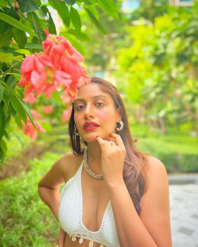 Surbhi Chandna 5