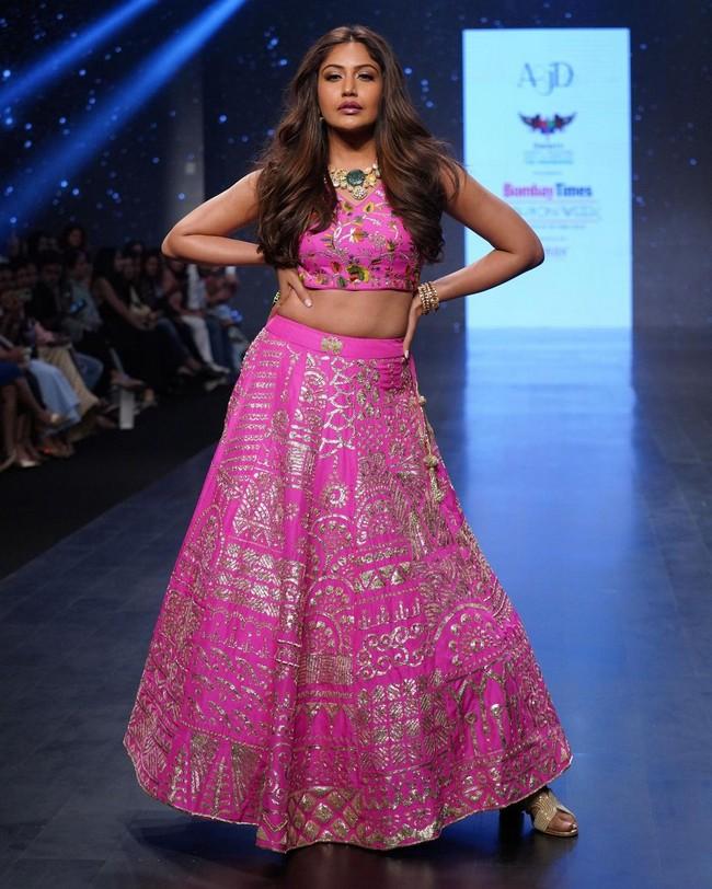 Surbhi Chandna 8
