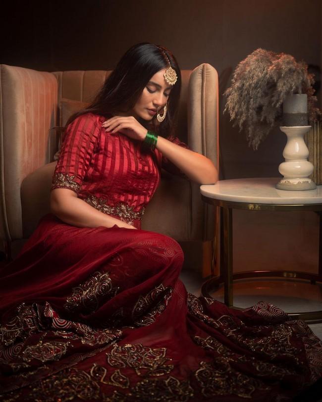 Surbhi Jyoti 13