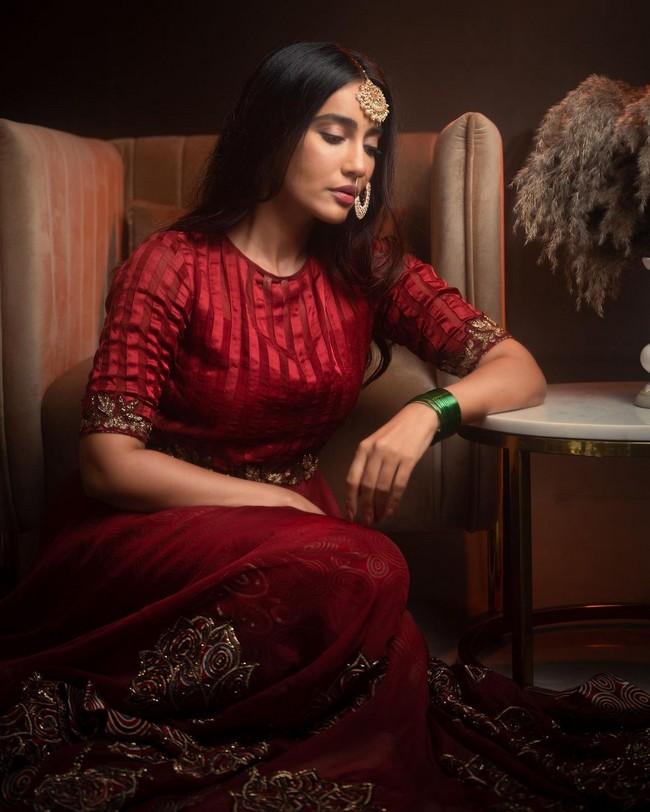 Surbhi Jyoti 9