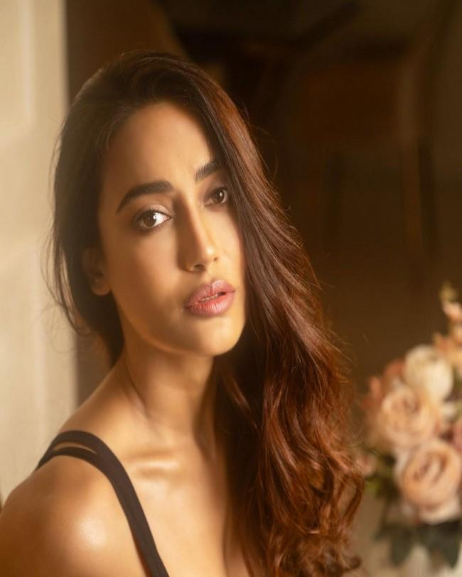 Surbhi Jyoti 4