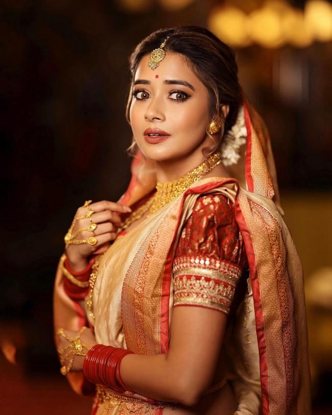 Tina Datta 11