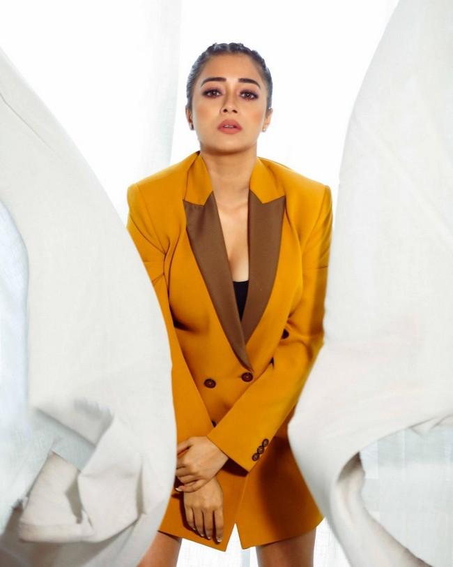 Tina Datta 13