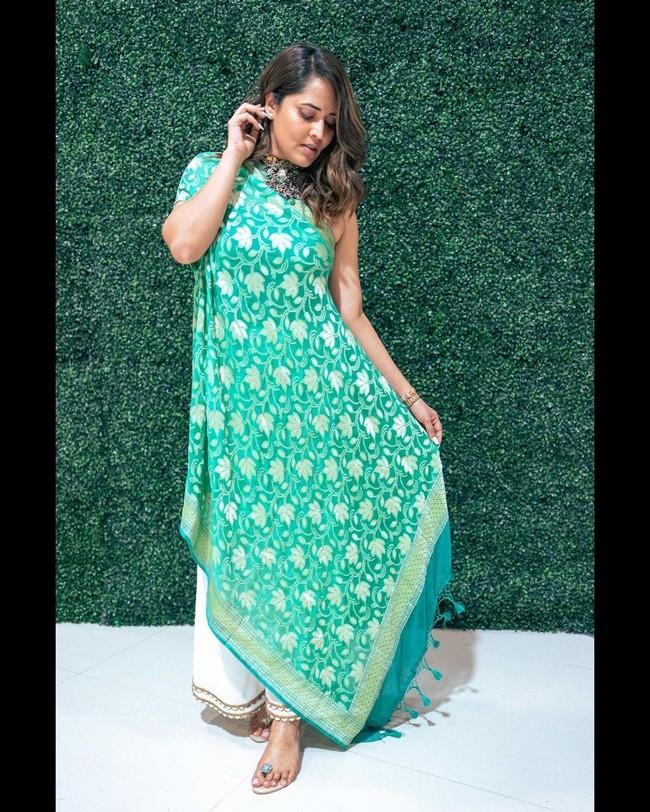 Anasuya Bharadwaj 6