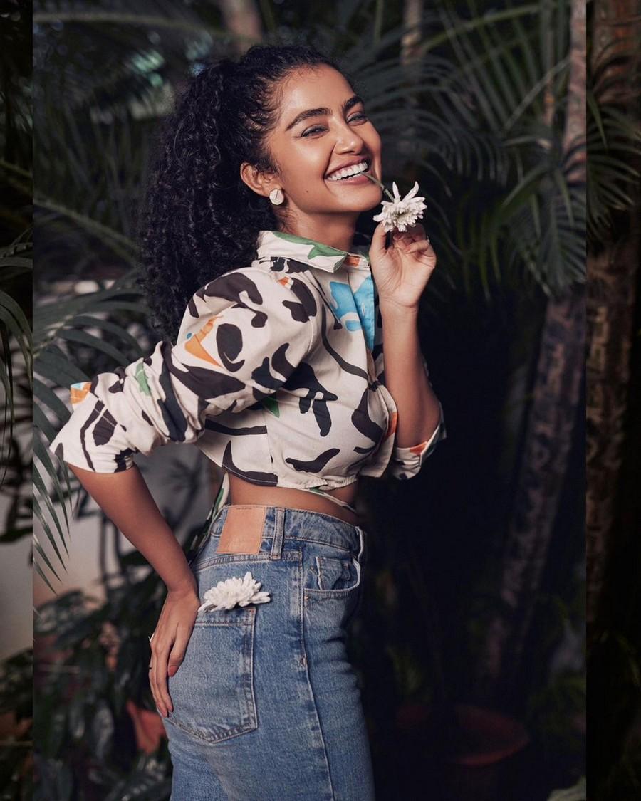 Anupama Parameswaran 11