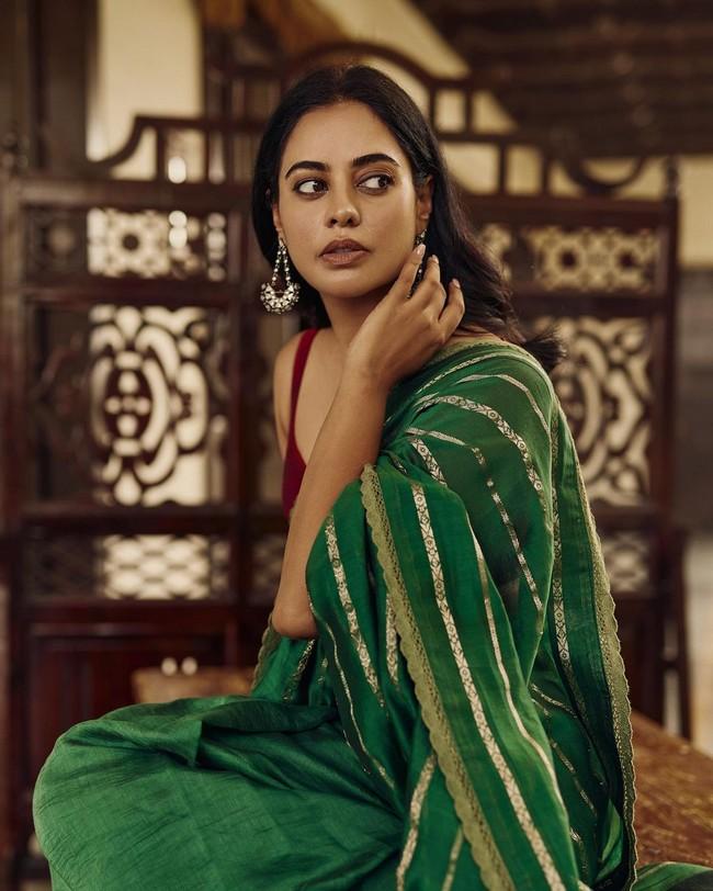 Bindu Madhavi 4