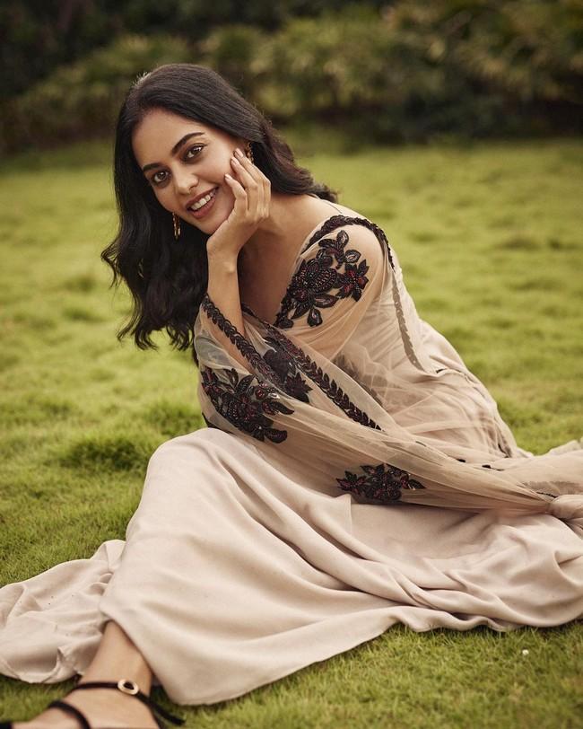 Bindu Madhavi 7
