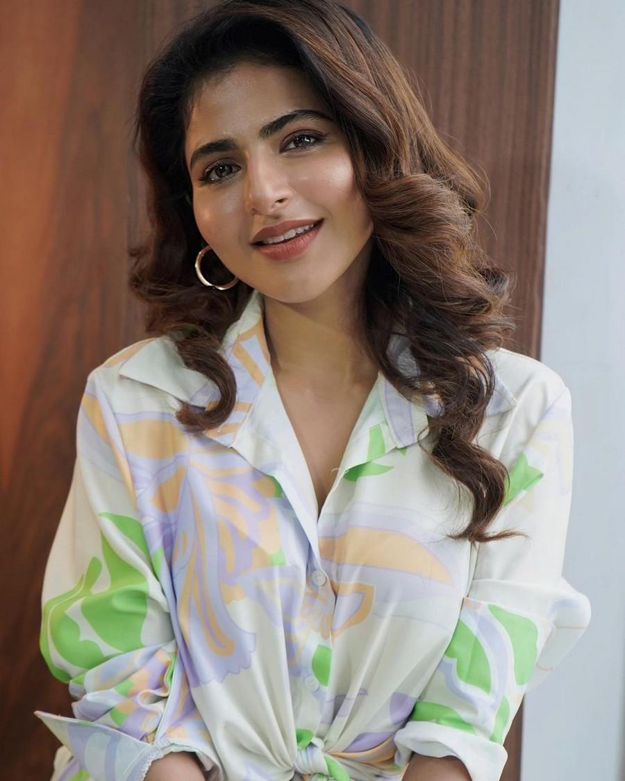 Iswarya Menon 5