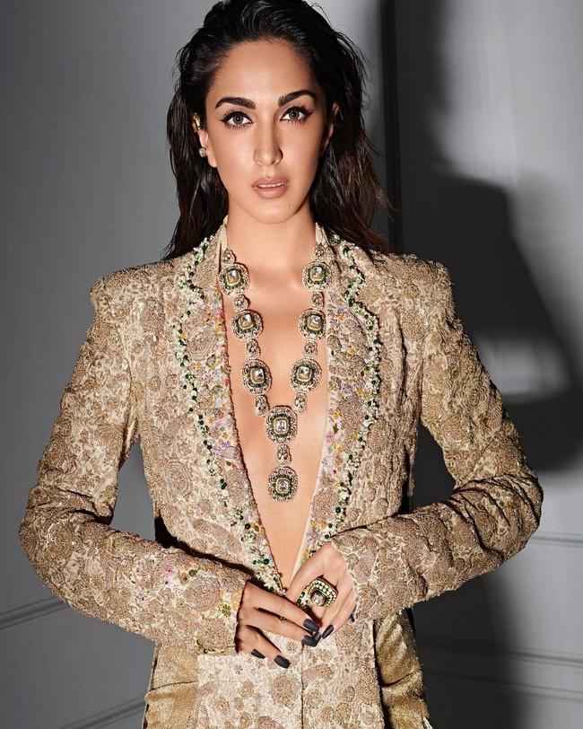 Kira Advani 6